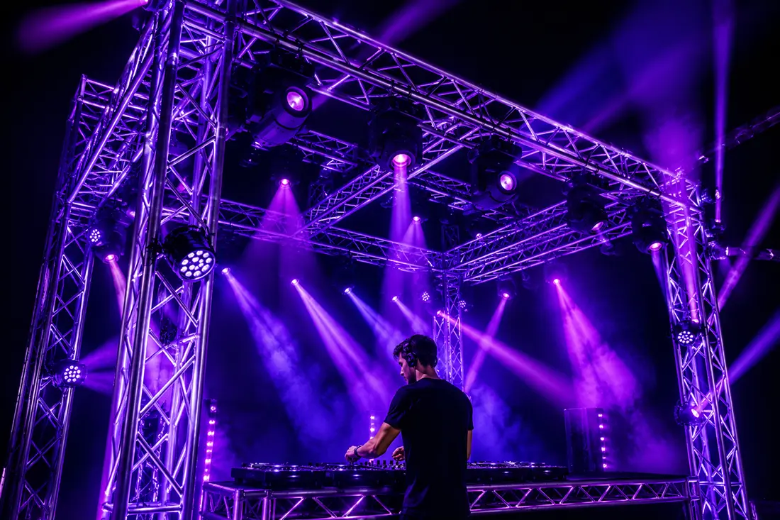 Treliça de alumínio para DJ e iluminação cênica